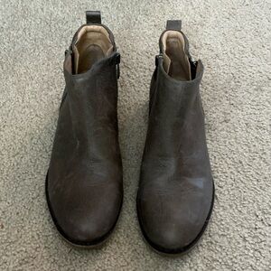 Men's Brown Leather Chukka Boots